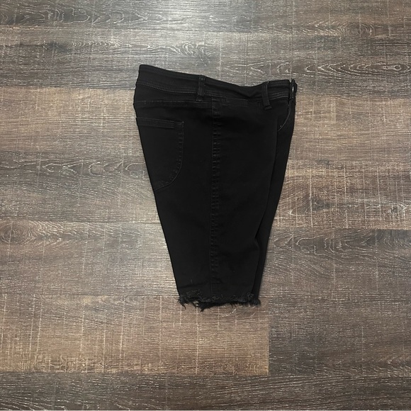 Free People Womens W 29 Black So Chic Biker Jean Shorts Raw Edge Fringe Hems - Picture 5 of 6